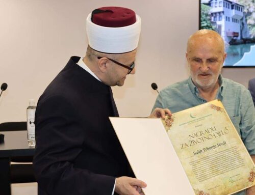 Muftija Dedović uručio nagradu za životno djelo mostarskom pjesniku Salihu Sevdiju Trbonji