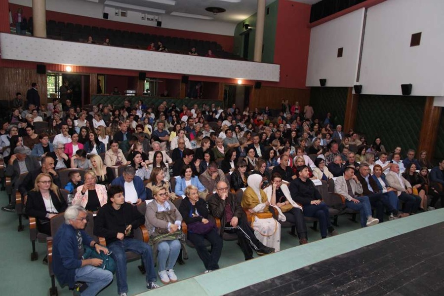 Festival glumca BiH Predstava ‘Ćelava pjevačica’