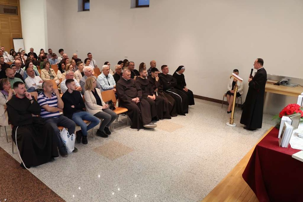 Krvlju opečaćeni za nebo i Svjedočanstva o ubijenoj gimnaziji.