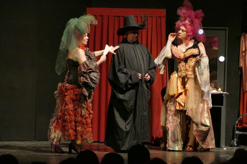 Predstava ‘Suparnice’