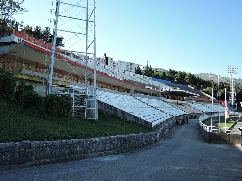 stadion pod bijelim brijegom