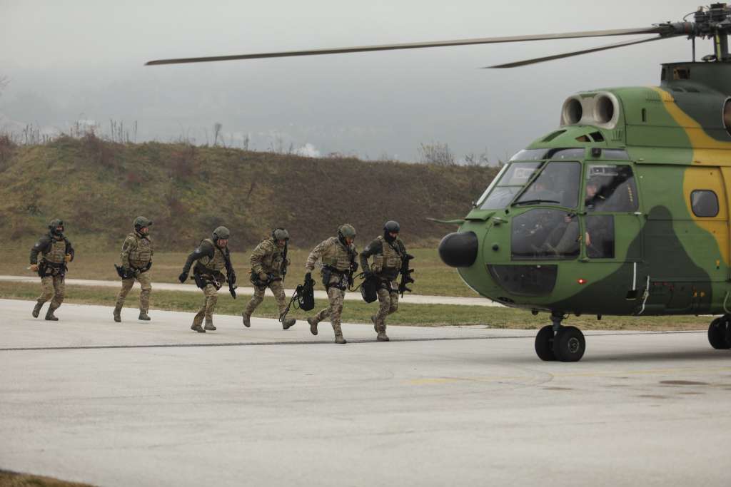 EUFOR, Zračne snage BiH i SIPA na obuci
